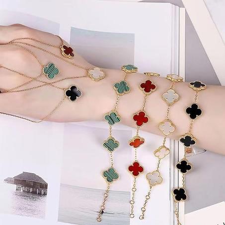 4 ÉLÉGANTS BRACELETS PLAQUÉS OR