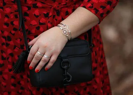 أزياء واكسسورات نسائية