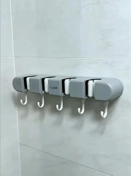 منظم المكانس والمساحات الحائطي