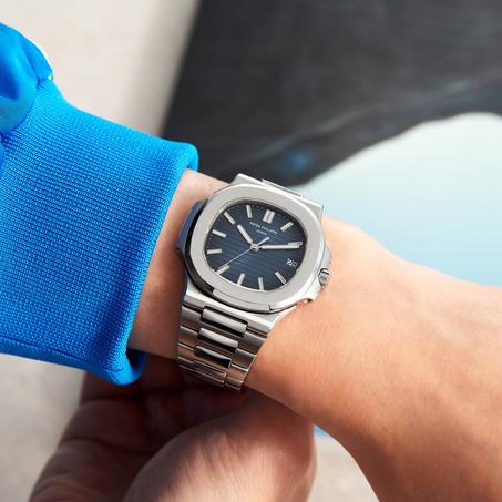 Montre Patek Philippe Homme – Élégance et Prestige Boîte Simple