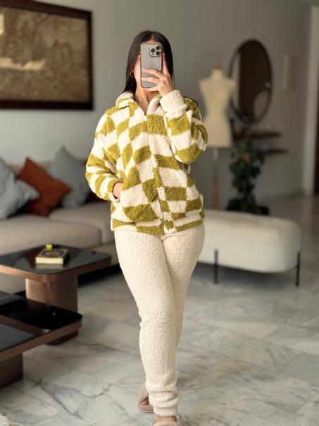 طقم شتوي  بنقشة الشطرنج الأنيقة