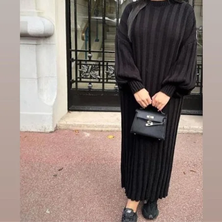 فستان سترة سوداء طويلة