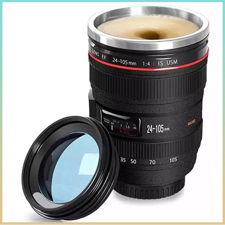 كوب قهوة على شكل عدسة كاميرا