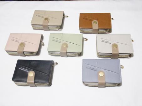 حافظات الأموال والبطاقات للنساء عصرية 2024