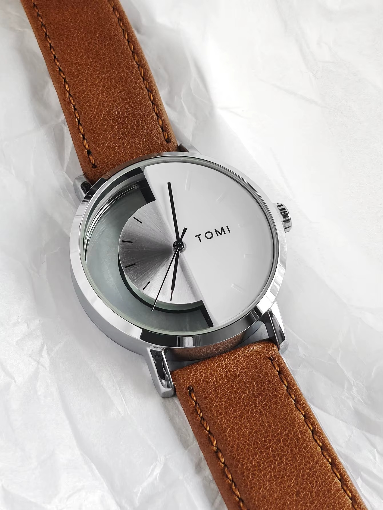 TOMI Fashion Simple Hollow Design Quartz Watch TOMI Fashion Simple Hollow Design Quartz Watch