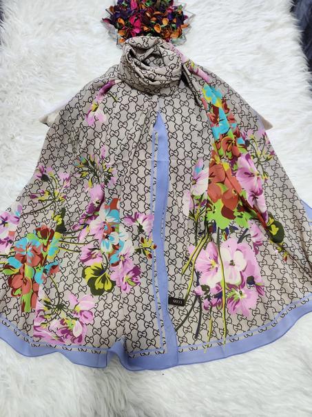 châle en crêpe soie