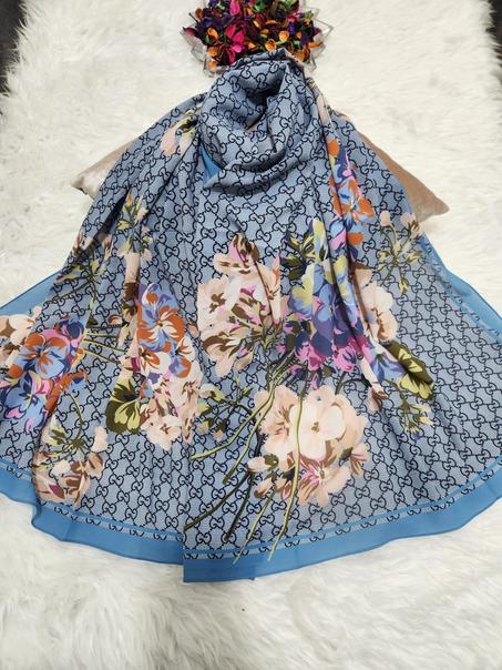 Châle en crêpe soie
