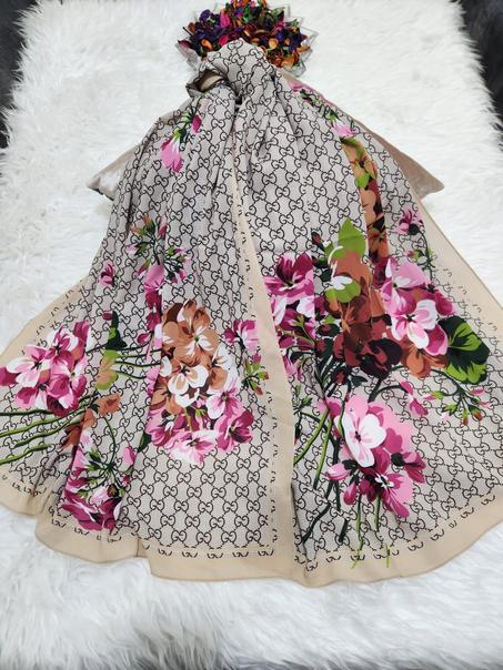 châle en crêpe soie