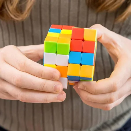 المكعب السحري السريع 4 × 4 × 4