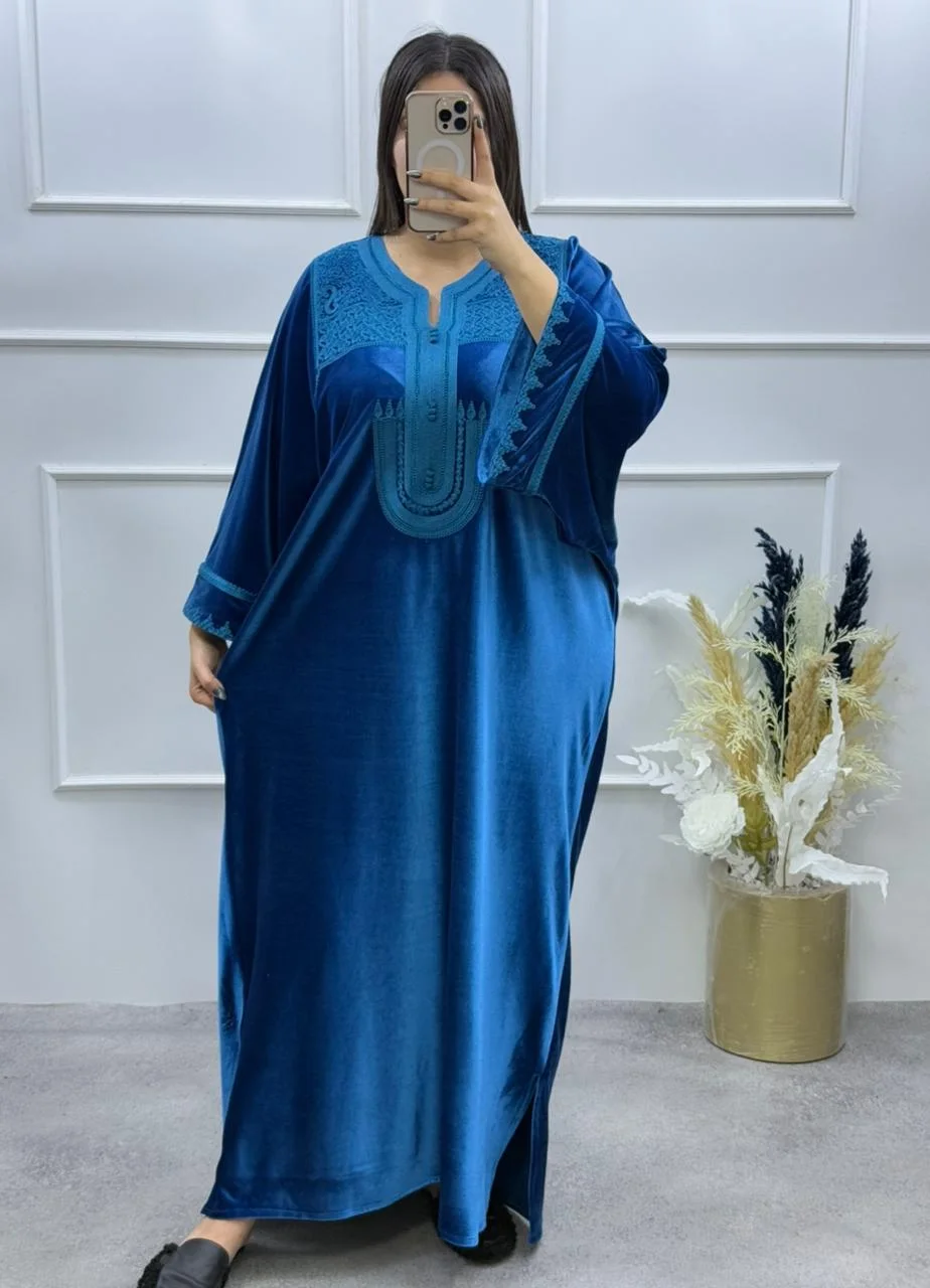 BLEU PETROLE
