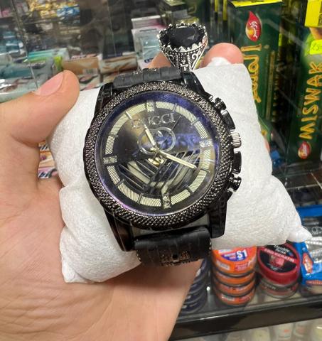 ✨ ساعة فاخرة بتصميم أنيق وجودة عالية ⌚️ تضيف لمسة مميزة إلى إطلا