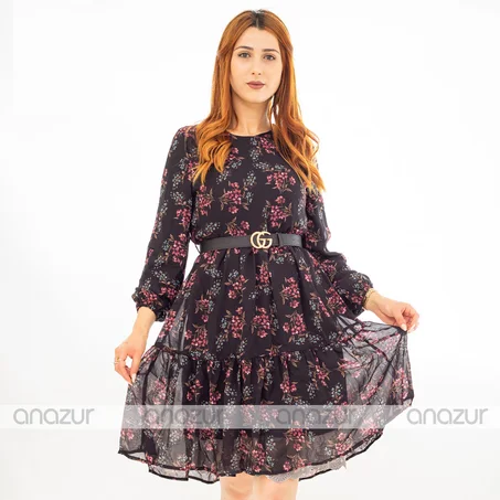 Robe fleurie à manches longues avec ceinture
