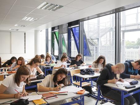 LYCÉE.COUR DE SOUTEN