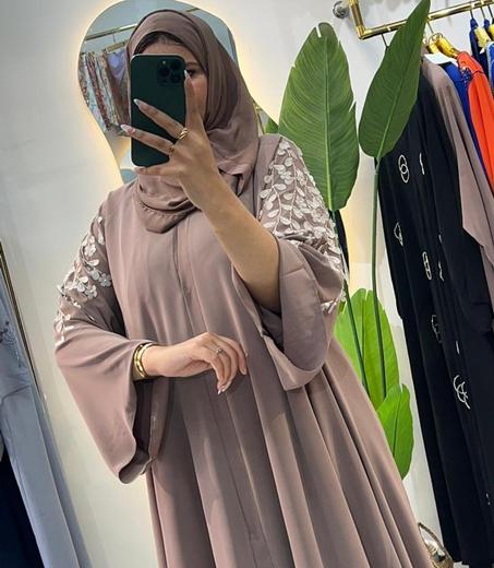 عباية الفخامة الإماراتية