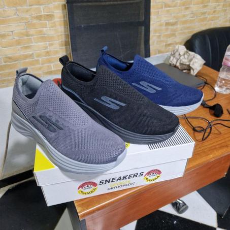 👟 راحة وأناقة في كل خطوة حذاء عملي للرجال – Slip-on يريحك كامل النهار!