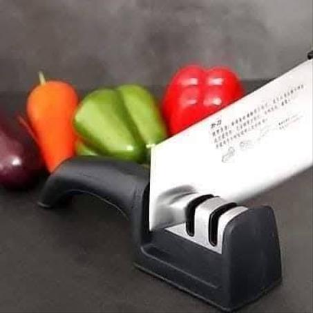 مسن السكاكين و المقص