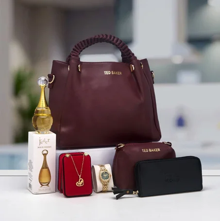 لتروس و بزطام و صاك Ted Baker + سنسلة مع الحلقات +  ساعة يدوية +  رائحة فخمة و رائعة