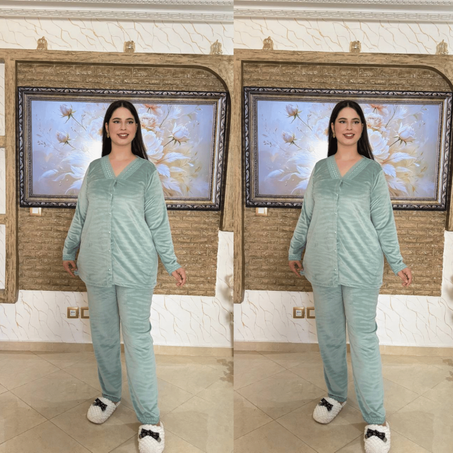 الجدييييد والحصري  بيجامة أنيقة مبرة مضوبلة محفرة أنيقة وهماوية  تصميم راقي ومميز، يجمع بين الدفء والأناقة، مثالي