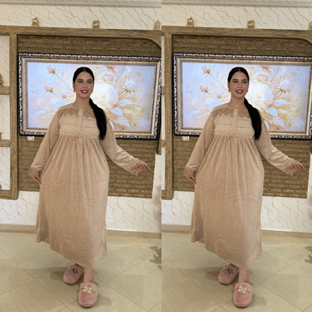 الجدييييد والحصري  بيجامة أنيقة توب مبرة مضوبلة   محفرة أنيقة وهماوية تصميم راقي ومميز، يجمع بين الدفء والأناقة، مثالي لفصل الخريف والشتاء.