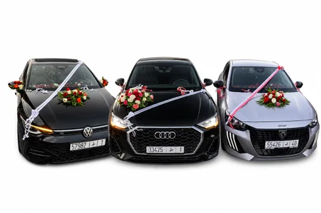 سيارة مزينة بأجمل تنسيقات الورود لتجعل كل لحظة أكثر فخامة وتميزًا. 🌹🚗