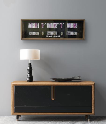 "Emergency Wall Art" – لوحة طوارئ أنيقة للديكور العصري