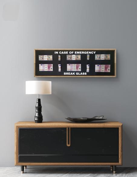 ​الخطر تحت الزجاج (Danger Under Glass)