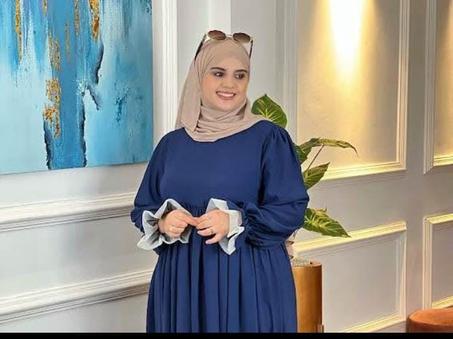 ✨ عباية كلاسيكية بلمسة عصرية.. أكمام شبكية تسرق الأنظار ✨ الأناقة تبدأ من التفاصيل 💫