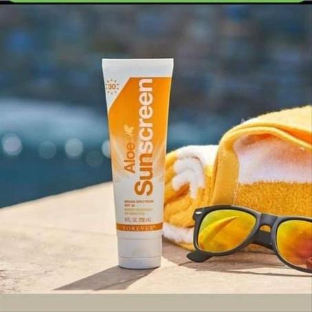 ألو صن سكرين –Aloe Sunscreen مع احمر الشفاه كهذية🔥