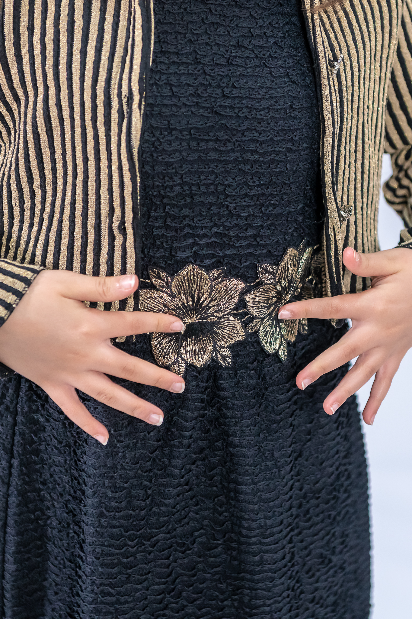 ستايل فاخر بلمسة ذهبية