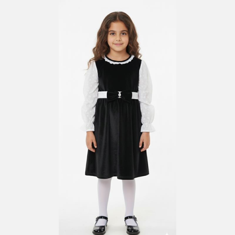 الفستان المخملي الأسود