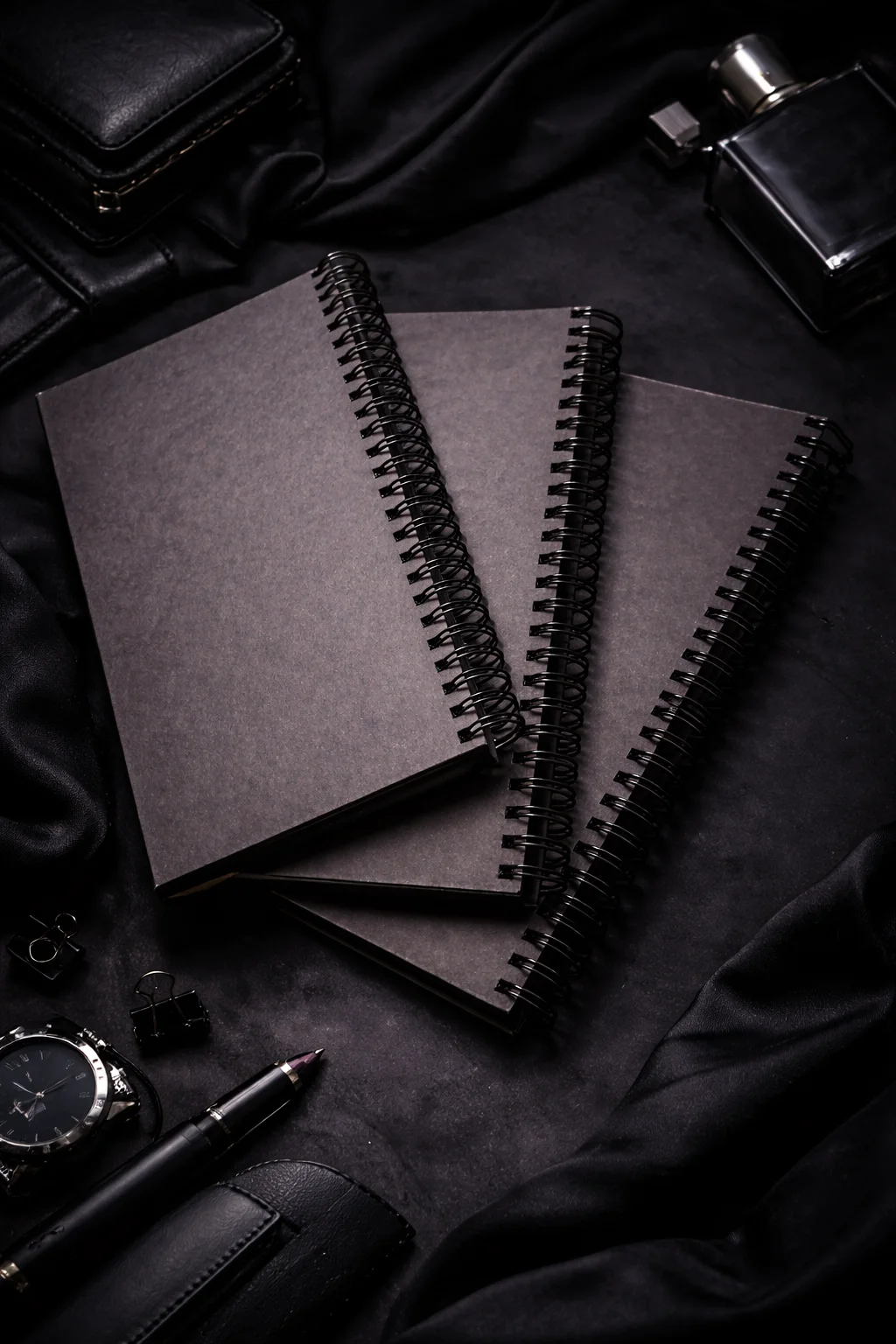 Carnet pages noires A5 – Carnet noir minimaliste pour melanophiles