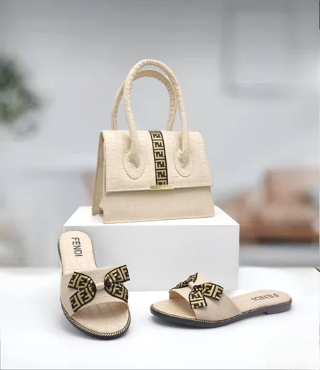 طقم أنيق للنساء: حقيبة يد + صندل