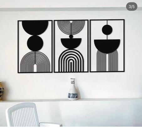 لوحة جدارية فنية من الخشب بتصميم هندسي تجريدي عصري