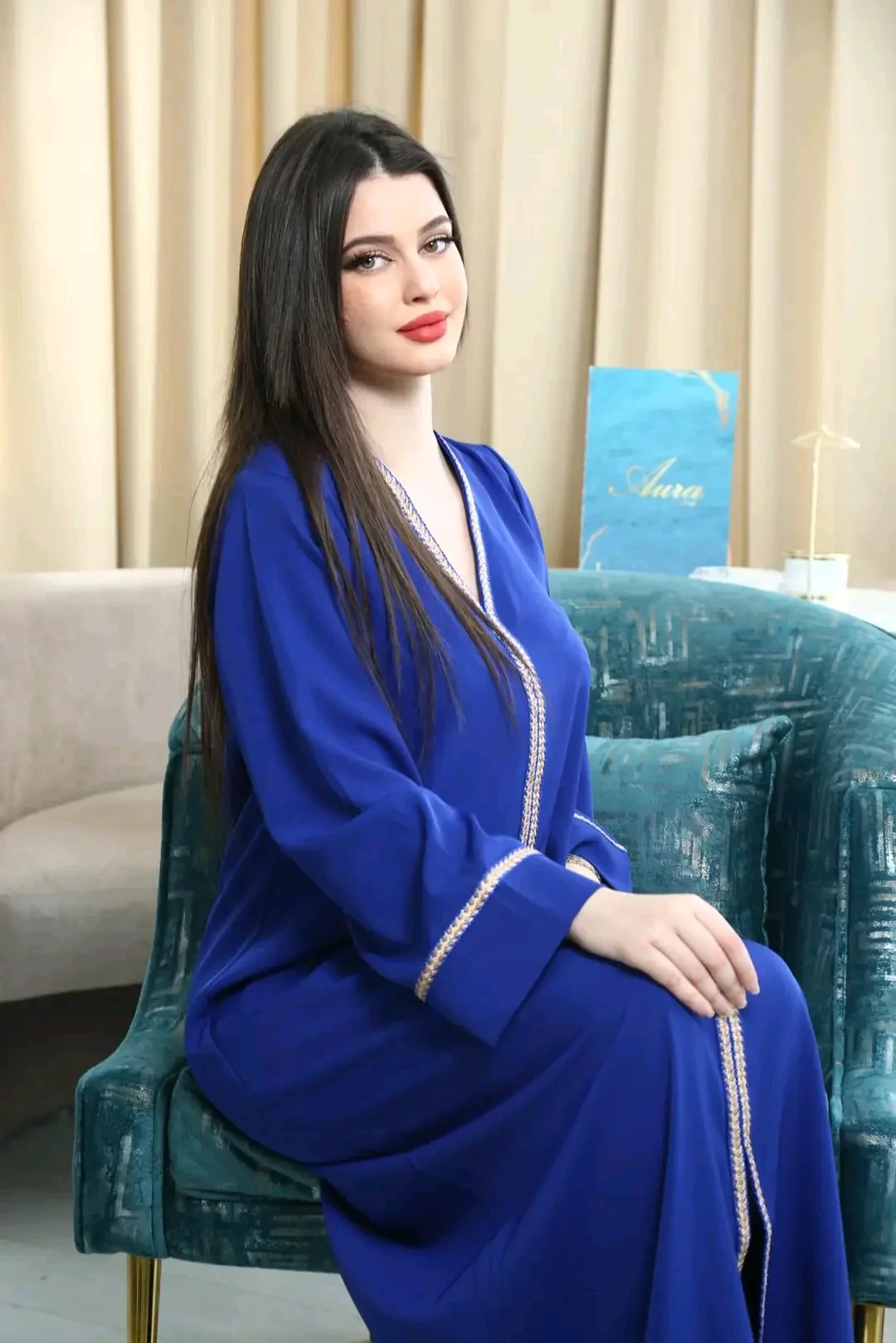 جلابة عصرية زرقاء