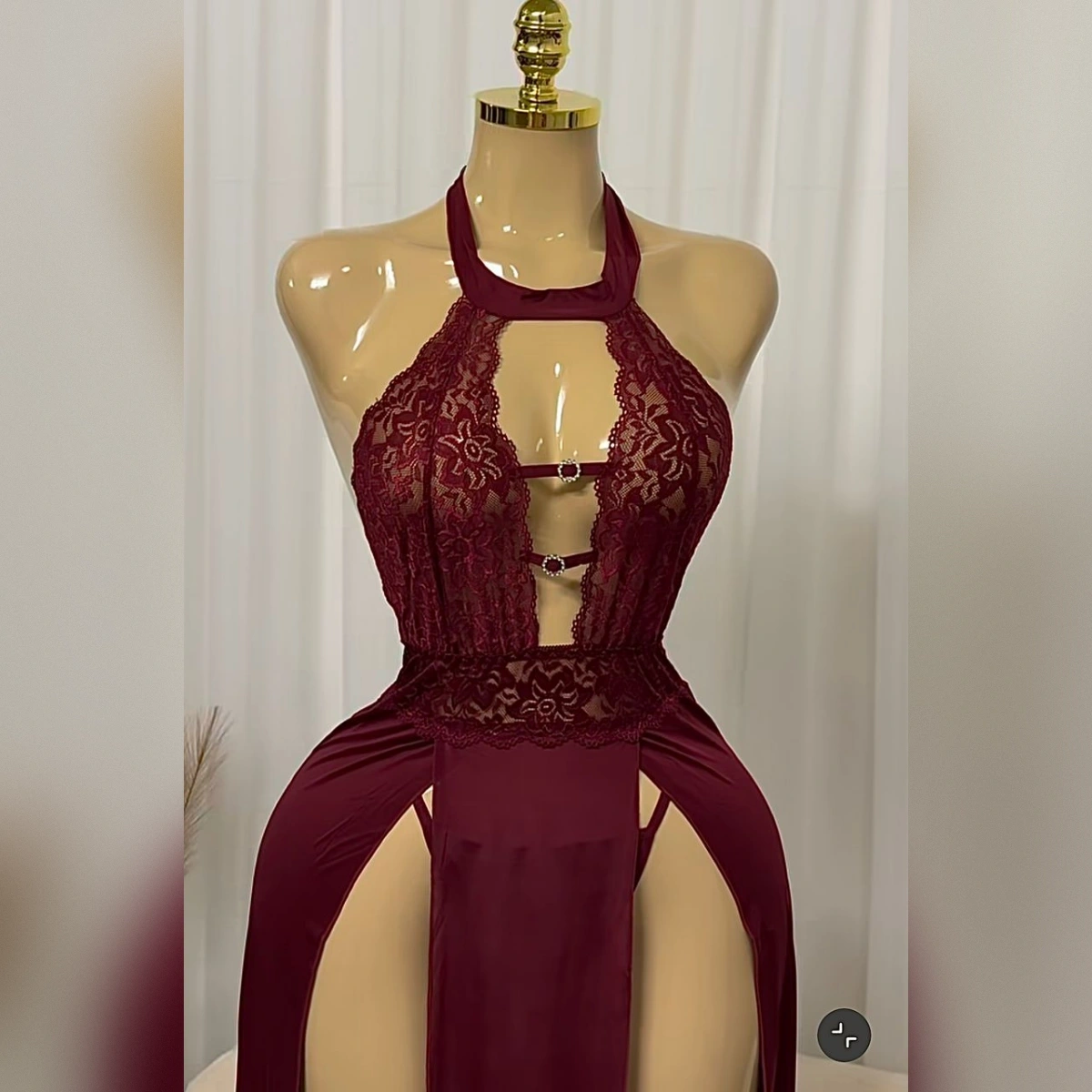 Robe STELLA  dentelle new