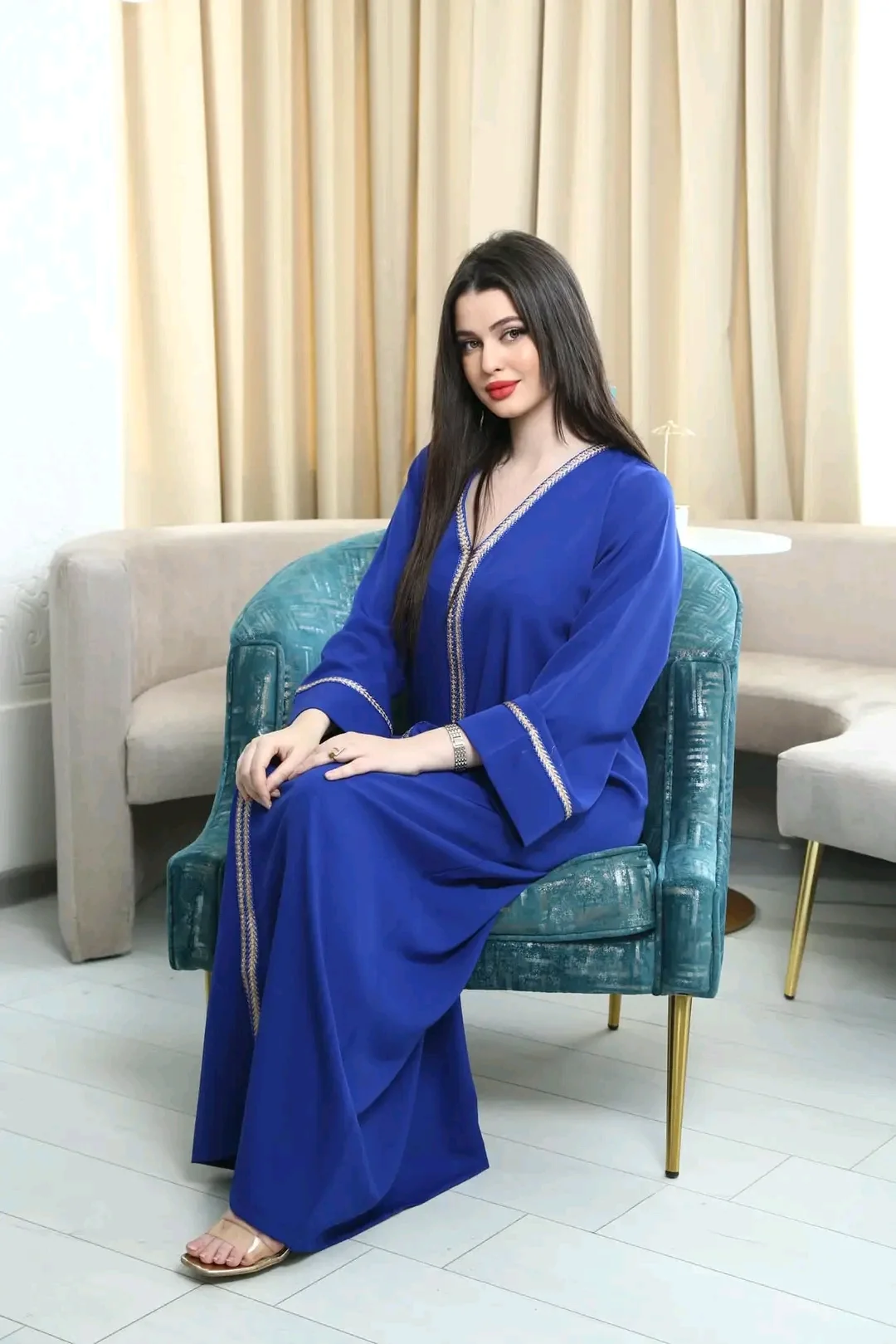 جلابة عصرية زرقاء