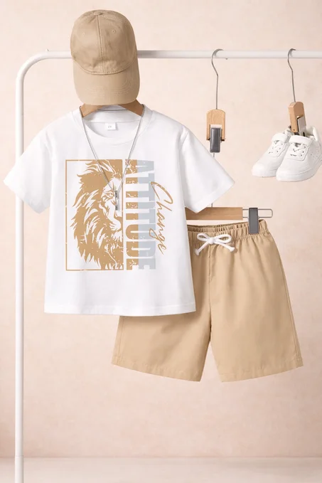 Ensemble garçon été – T-shirt blanc & short beige ☀️