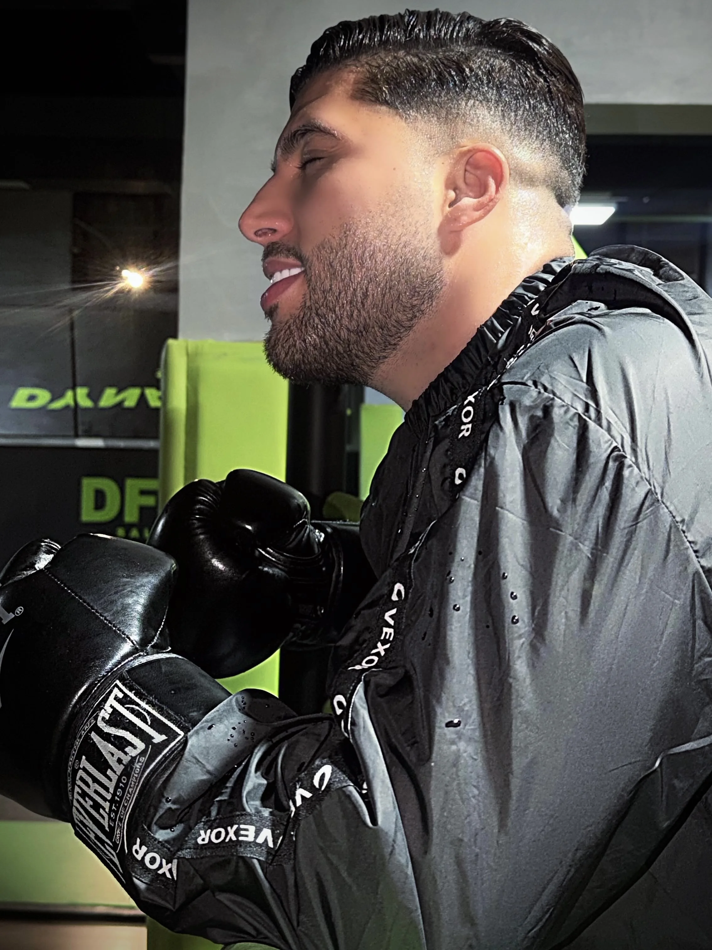 🔥2 SAUNA SUIT 500 DH 🔥