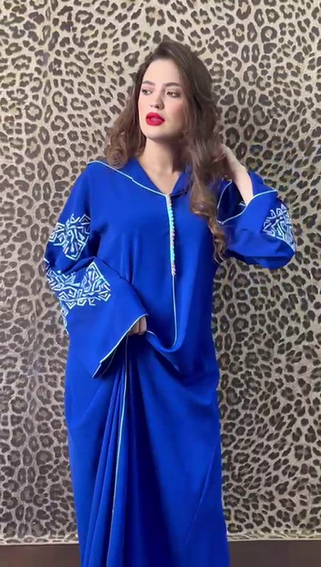 أناقة الجلابة المغربية الأصيلة بالطرزة فالكمام