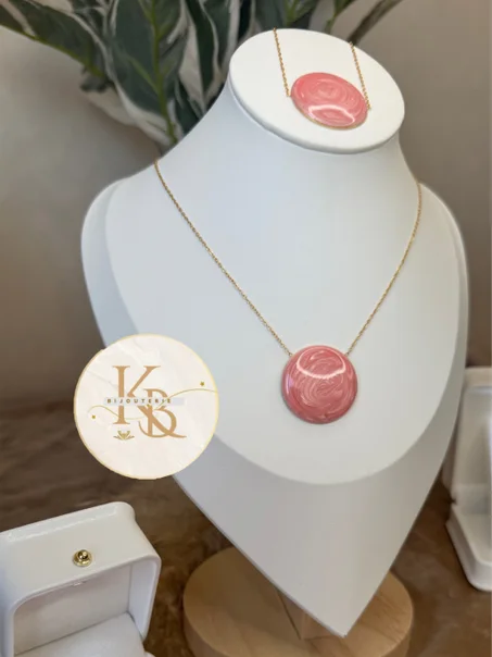 العقد الوردي الإمبراطوري