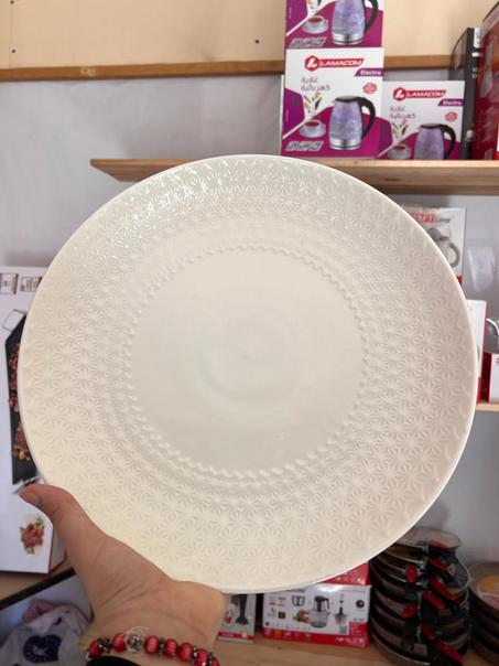 مجموعة أطباق دائرية