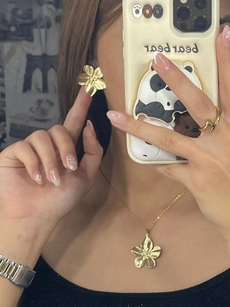 قلادة الوردة