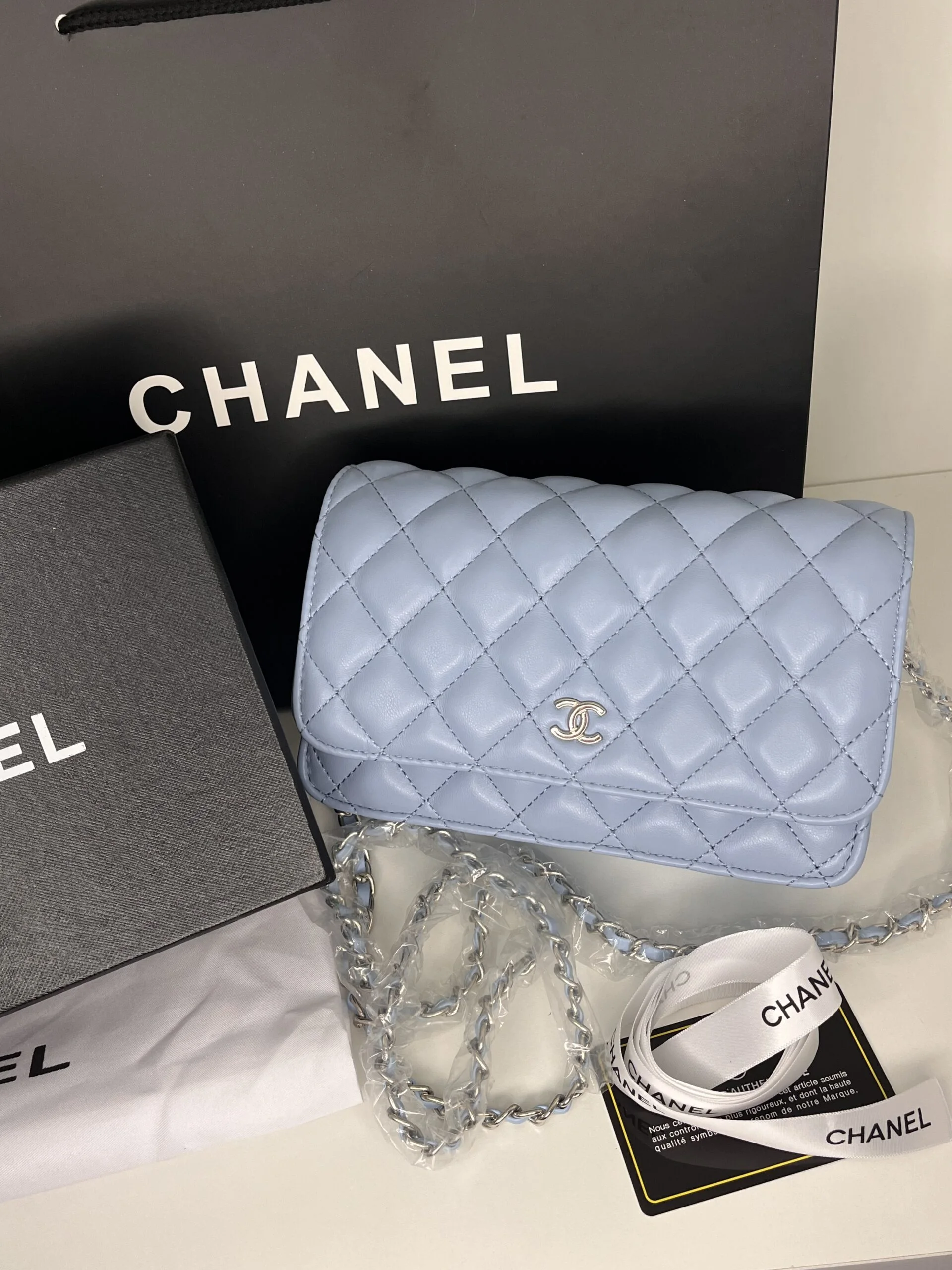 Chanel Classic Flap – Cuir Matelassé Bleu Ciel