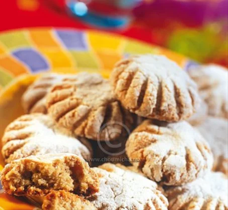 غريبة باللوز والجوز