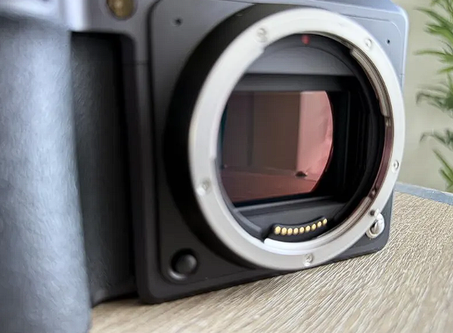 Hasselblad X2D 100C Medium Format Mirrorless Camera w/3 Batteries 2 Straps