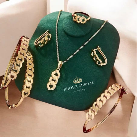 💎 طقم Radco العصري – 6 قطع أناقة متكاملة!