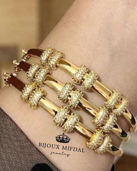 مجموعة الأساور الذهبية – لمسة فخامة تأسر الأنظار