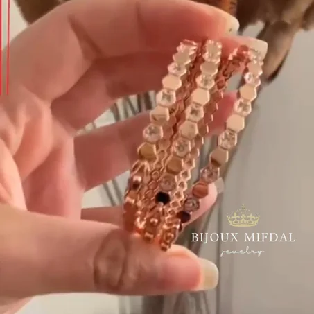 Rose Gold 18K… لمسة عصرية تسرق الأنظار