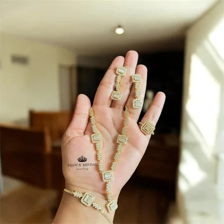 طقم متكامل بحجر أبيض  – الأناقة والرقي في كل تفصيلة