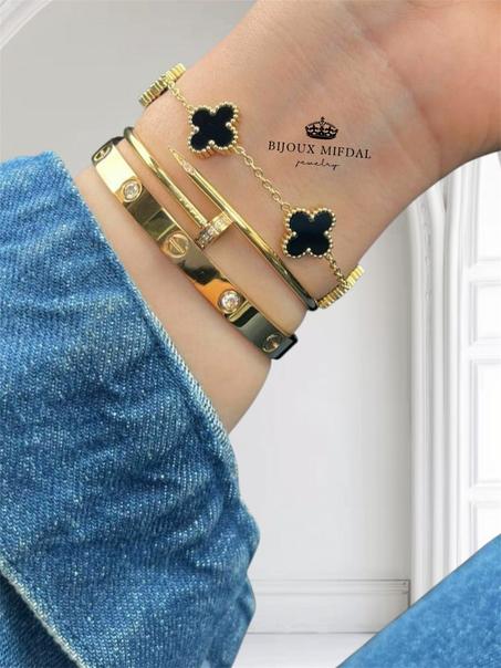 أساور تجمع بين الجمال والقوة!